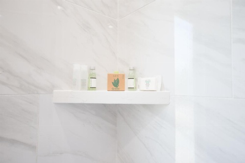 Wilshire Crest Hotel Los Angeles image 2